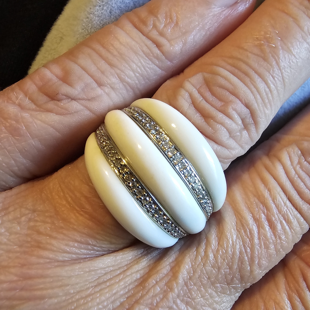 Elegant White Enamel and Silver Women's Ring